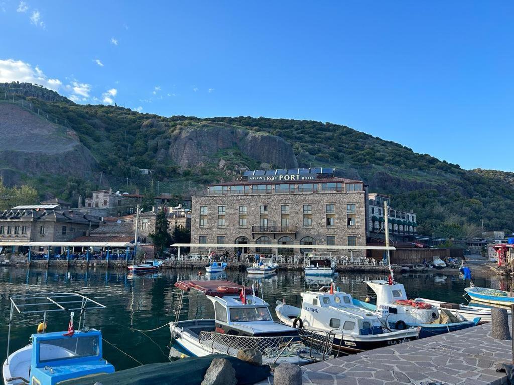 Assos Troy Port Hotel Exterior foto